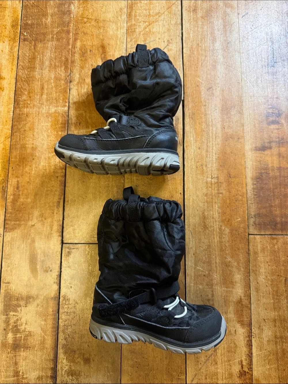 Stride Rite sneaker boot Black Winter Snow Boots size 6.5 toddler washable